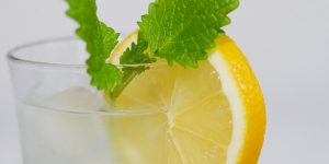 網路爆紅喝檸檬水6大好處?專家告訴你有沒有這麼神奇?檸檬水怎樣喝最健康?