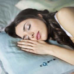 菁英才知道的2個睡眠法則:超一流小睡法,一定要熬夜的[黃金90分鐘]